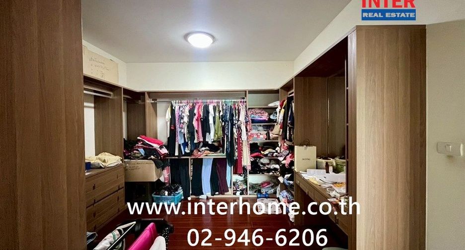 For sale 4 bedrooms house in Thanyaburi, Pathum Thani