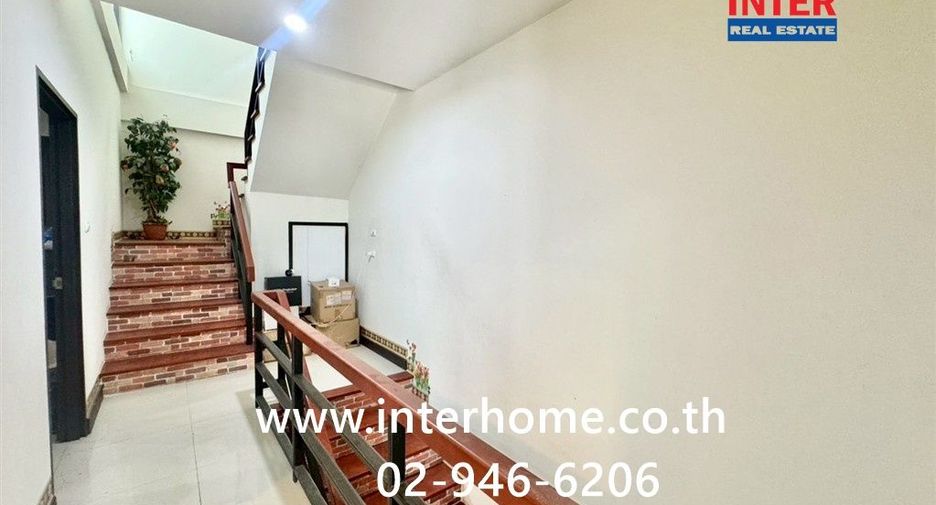 For sale 3 bedrooms townhouse in Bang Khae, Bangkok
