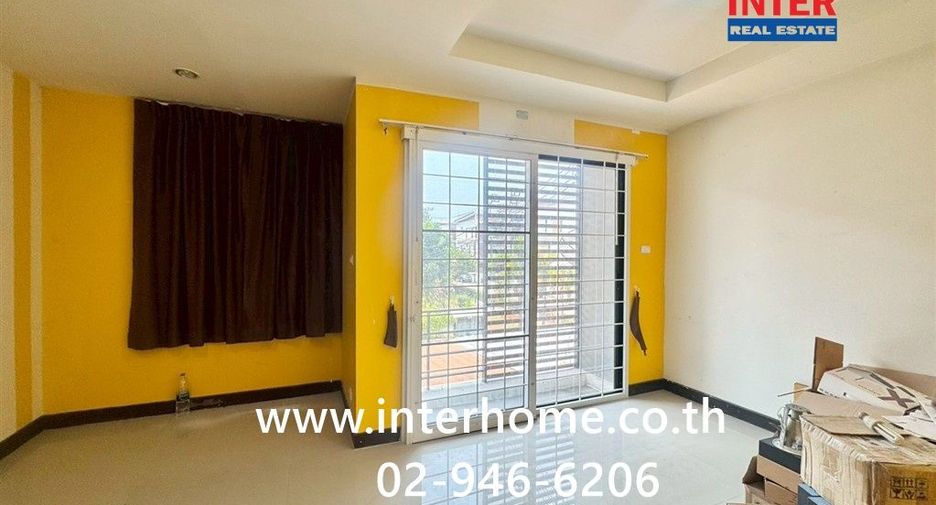 For sale 3 bedrooms townhouse in Bang Khae, Bangkok