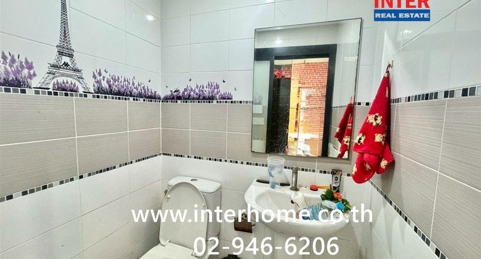 For sale 3 bedrooms townhouse in Bang Khae, Bangkok