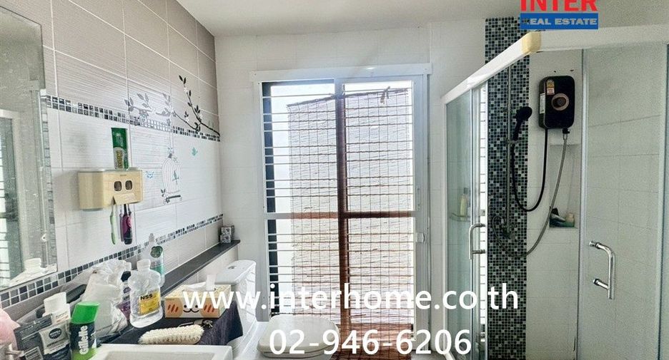 For sale 3 bedrooms townhouse in Bang Khae, Bangkok