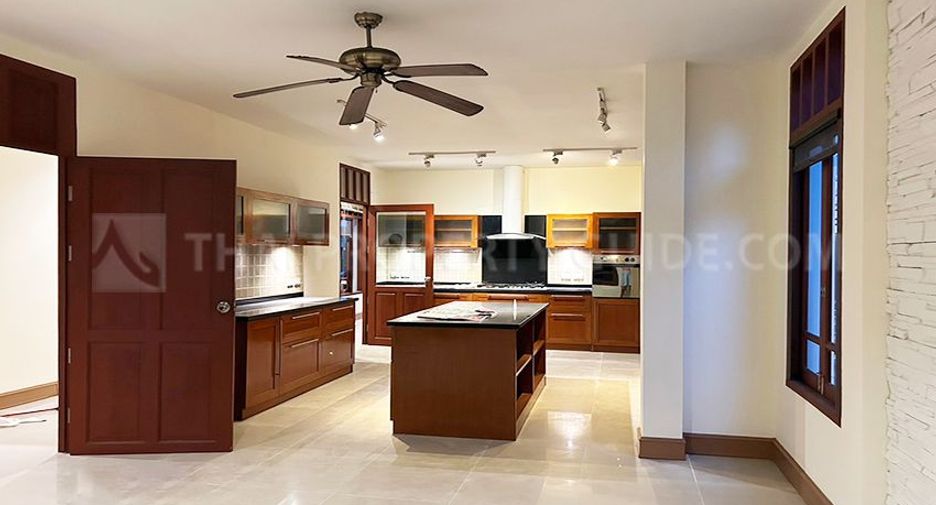 For rent 4 bedrooms house in Suan Luang, Bangkok