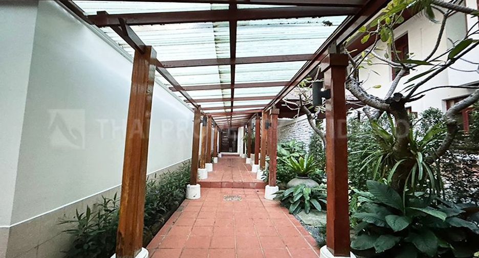 For rent 4 bedrooms house in Suan Luang, Bangkok