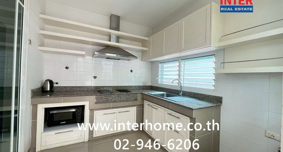 For sale 3 bedrooms house in Bang Kapi, Bangkok