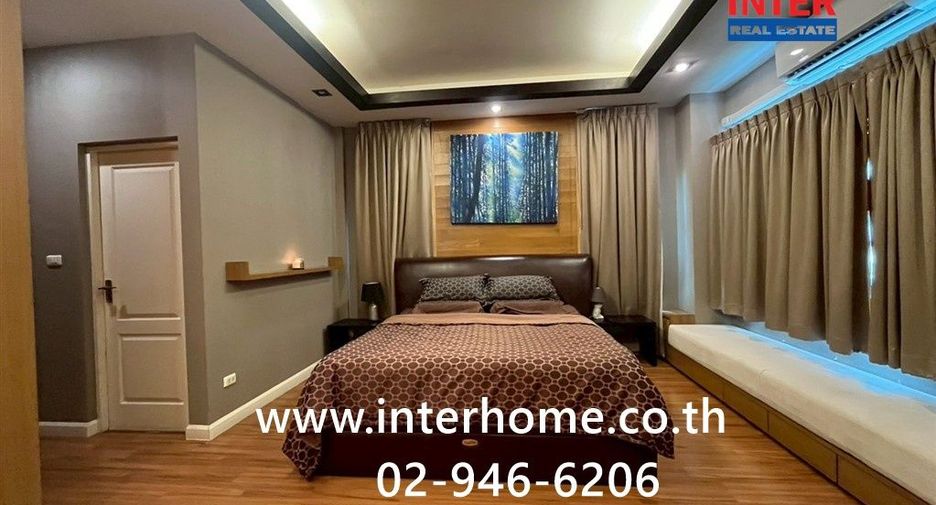 For sale 3 bedrooms house in Bang Kapi, Bangkok