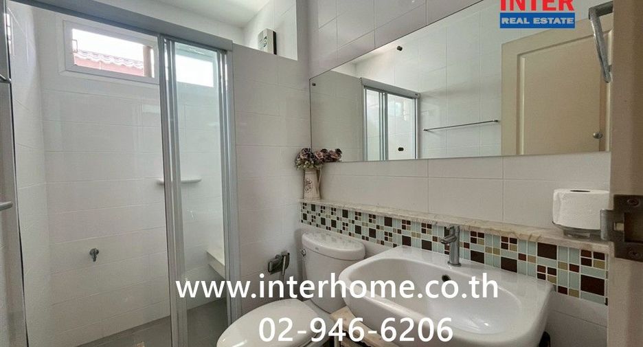 For sale 3 bedrooms house in Bang Kapi, Bangkok
