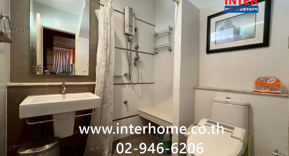 For sale 3 bedrooms house in Bang Kapi, Bangkok