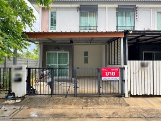 Casa adosada en venta de 3 habitaciones en Khlong Luang, Pathum Thani