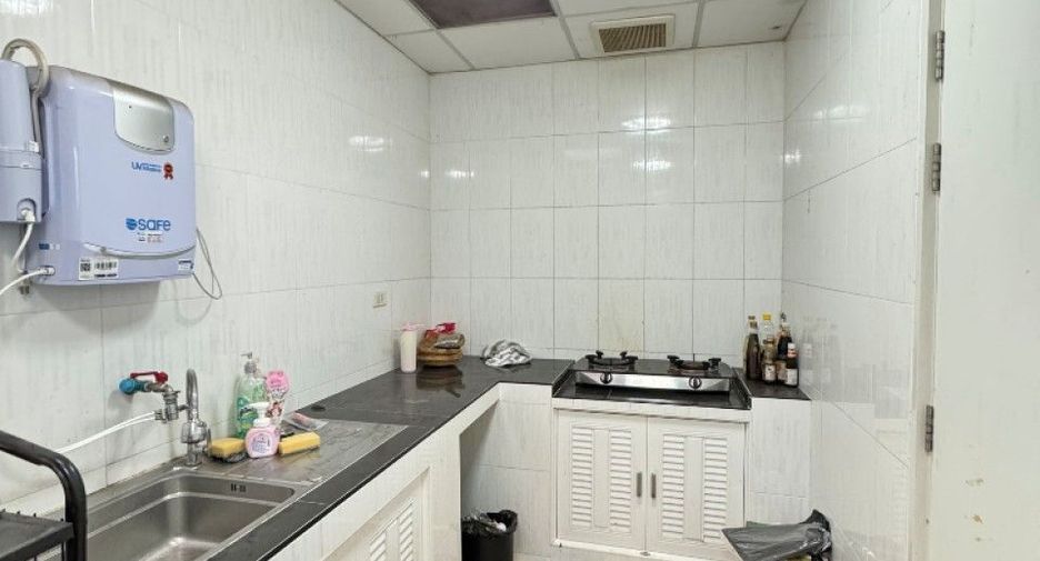 For sale 3 bedrooms townhouse in Khlong Luang, Pathum Thani