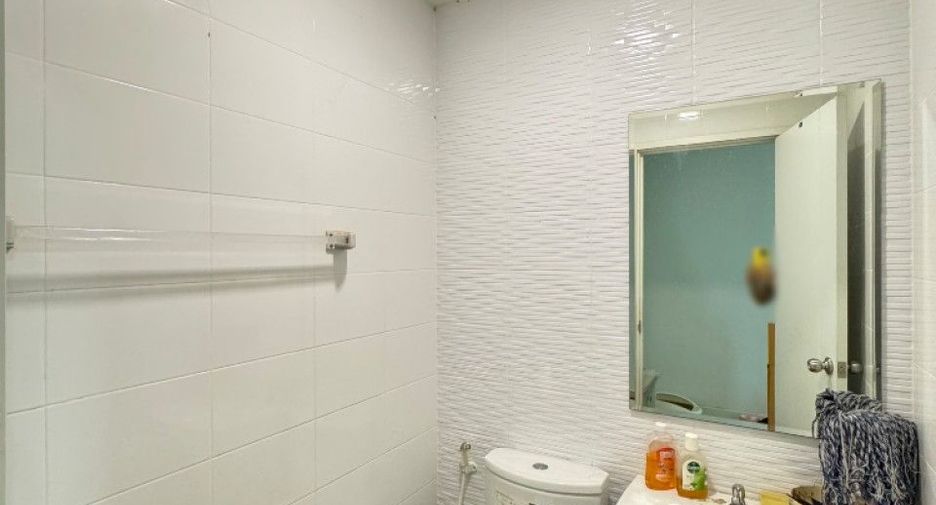 For sale 3 bedrooms townhouse in Khlong Luang, Pathum Thani