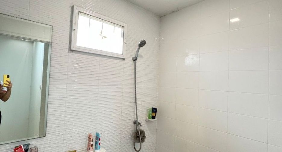 For sale 3 bedrooms townhouse in Khlong Luang, Pathum Thani