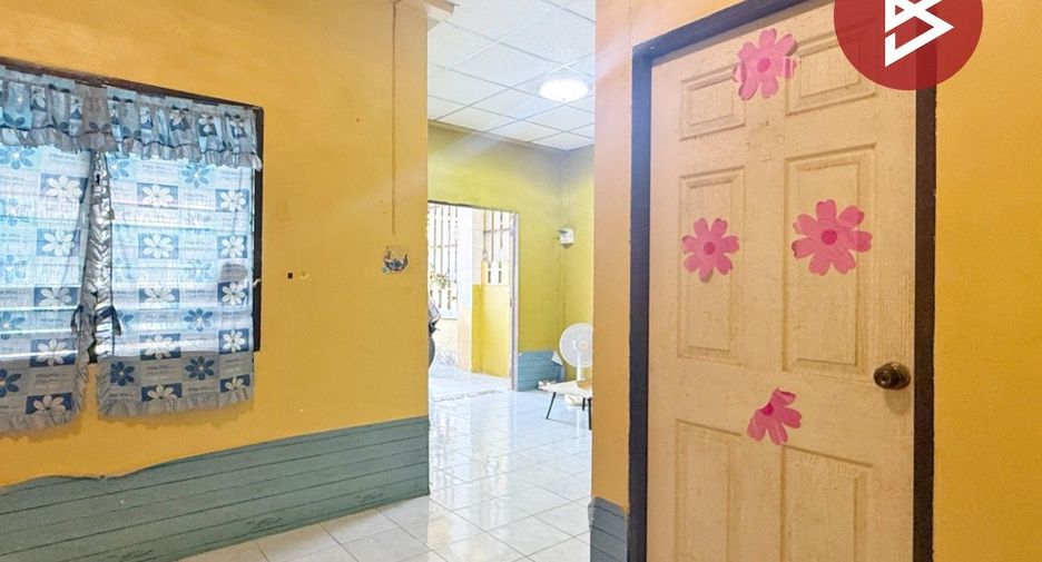 For sale 2 bedrooms townhouse in Si Racha, Chonburi
