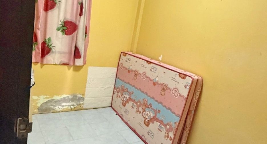 For sale 2 bedrooms townhouse in Si Racha, Chonburi