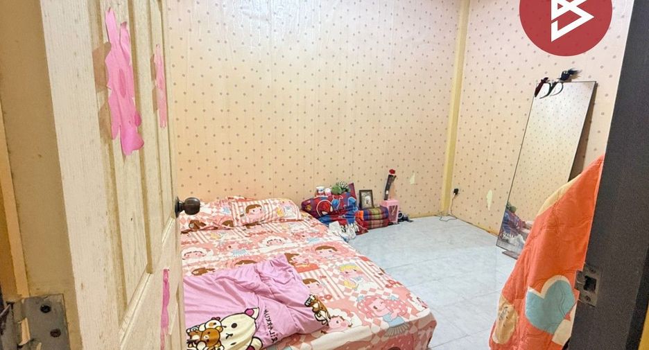For sale 2 bedrooms townhouse in Si Racha, Chonburi