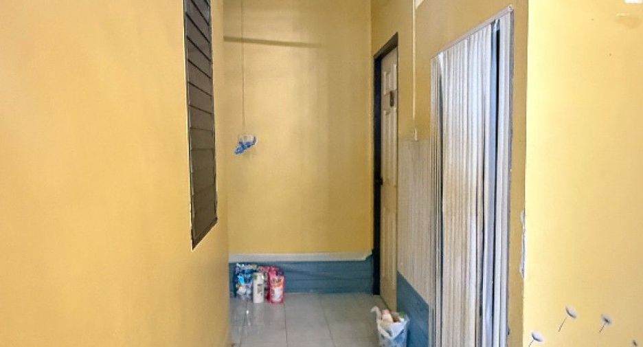 For sale 2 bedrooms townhouse in Si Racha, Chonburi