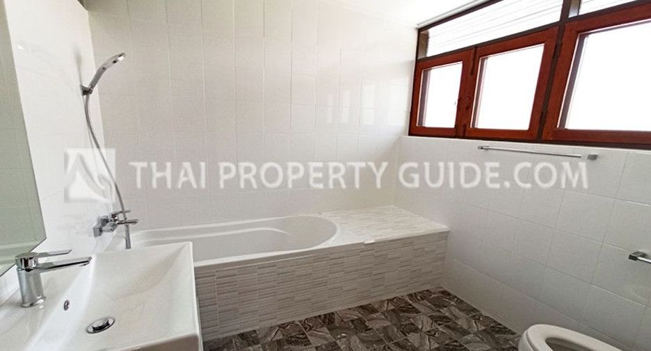 For rent 3 bedrooms house in Sathon, Bangkok