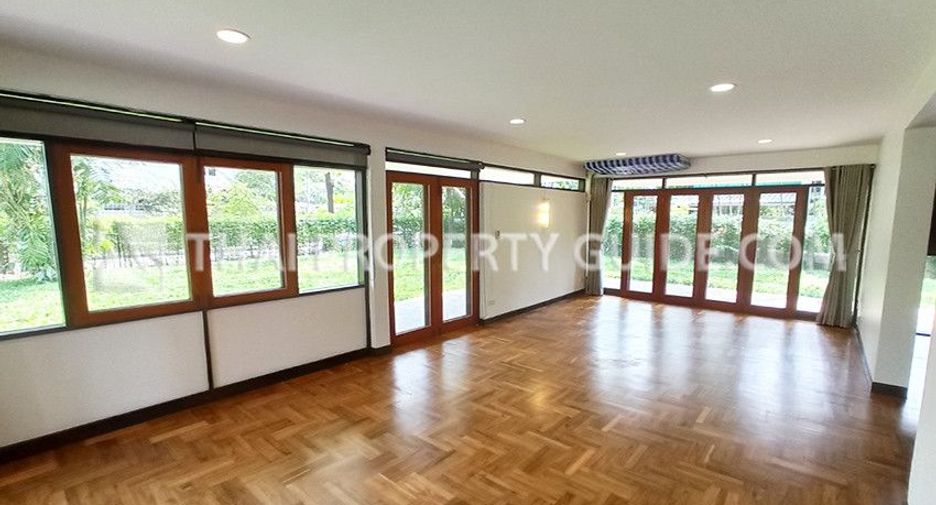 For rent 3 bedrooms house in Sathon, Bangkok