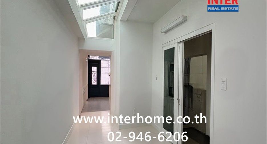 Casa en alquiler y en venta de 4 habitaciones en Chom Thong, Bangkok