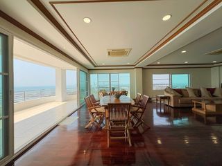 For sale 3 bedrooms condo in Na Jomtien, Pattaya