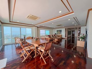 For sale 3 bedrooms condo in Na Jomtien, Pattaya