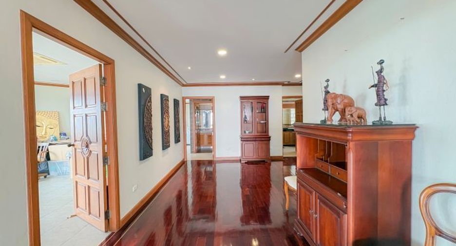 For sale 3 ベッドルーム condo in Sattahip, Chonburi
