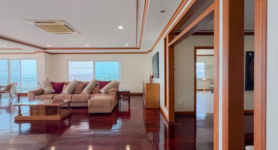 For sale 3 ベッドルーム condo in Sattahip, Chonburi