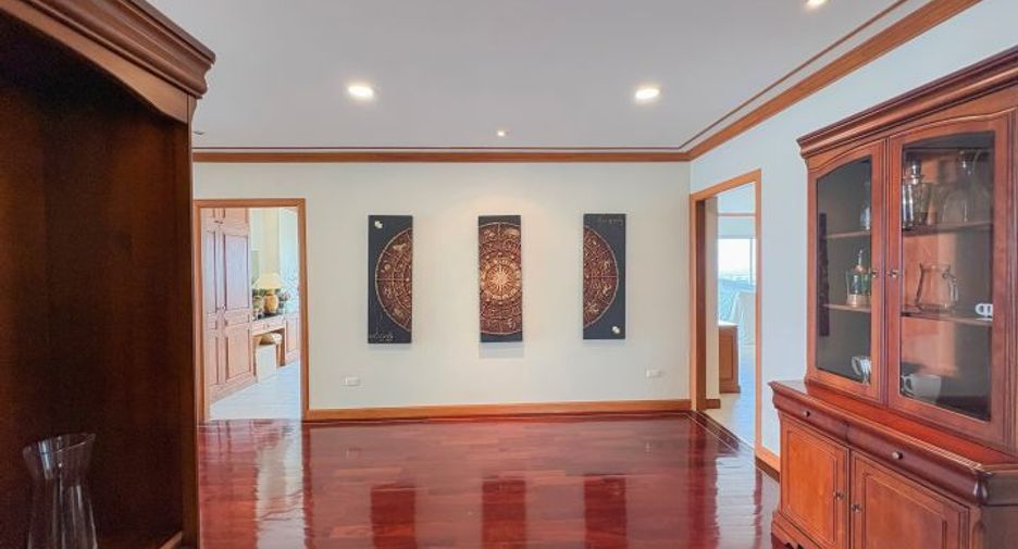 For sale 3 ベッドルーム condo in Sattahip, Chonburi