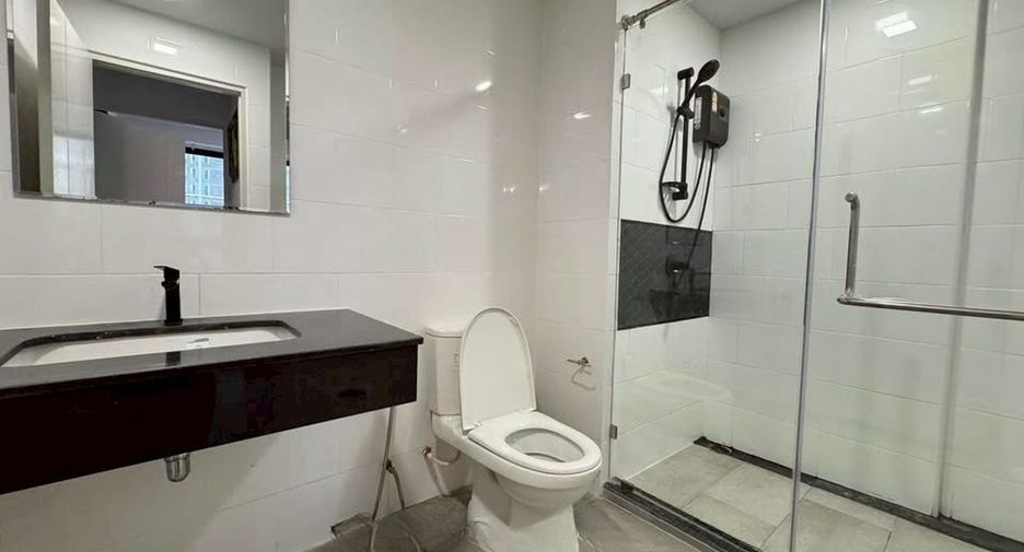 For rent 2 bedrooms condo in Chom Thong, Bangkok