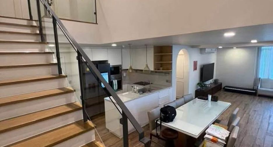 For rent 4 bedrooms condo in Yan Nawa, Bangkok