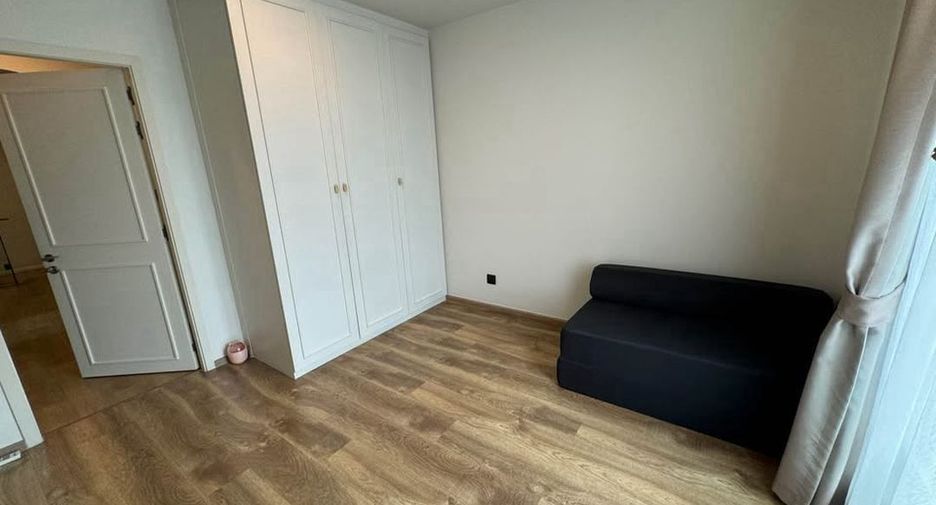 For rent 4 bedrooms condo in Yan Nawa, Bangkok