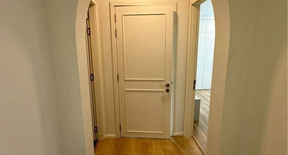 For rent 4 bedrooms condo in Yan Nawa, Bangkok