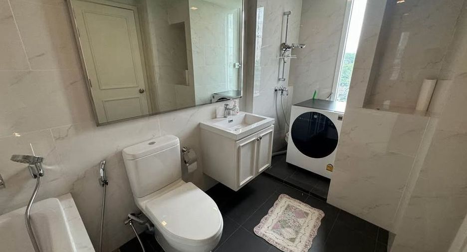 For rent 4 bedrooms condo in Yan Nawa, Bangkok