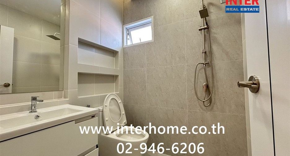 Casa adosada en venta de 4 habitaciones en Bang Sue, Bangkok