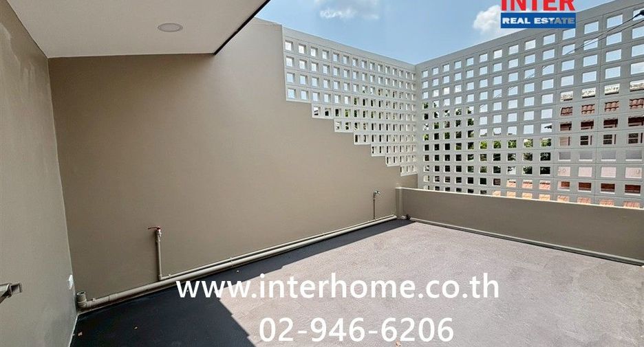 Casa adosada en venta de 4 habitaciones en Bang Sue, Bangkok