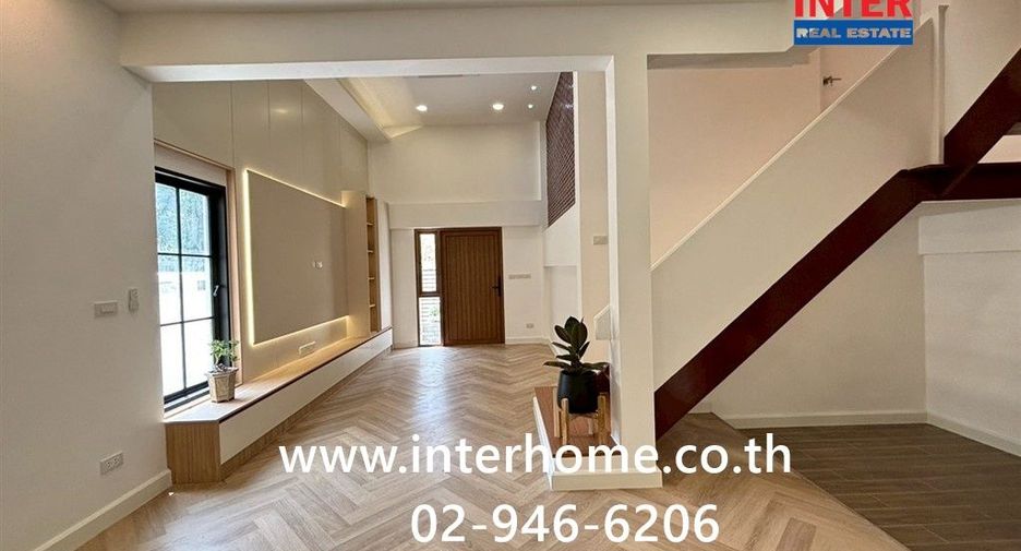 Casa adosada en venta de 4 habitaciones en Bang Sue, Bangkok