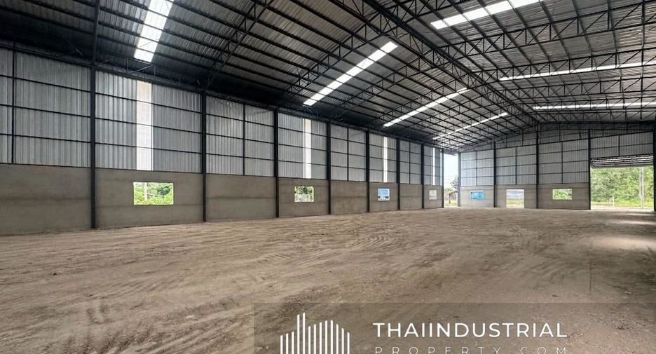 For rent warehouse in Ban Bueng, Chonburi