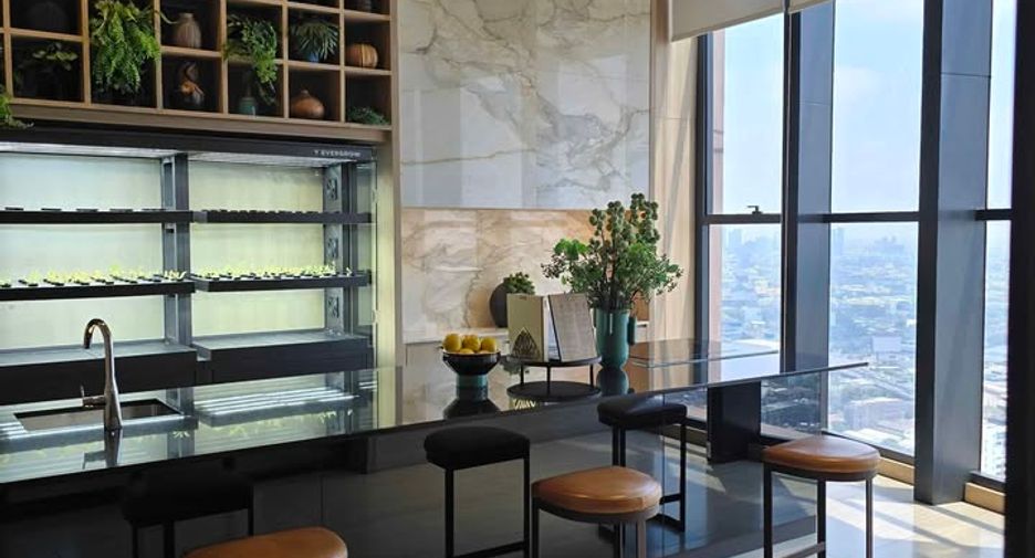 For sale 2 bedrooms condo in Khlong Toei, Bangkok