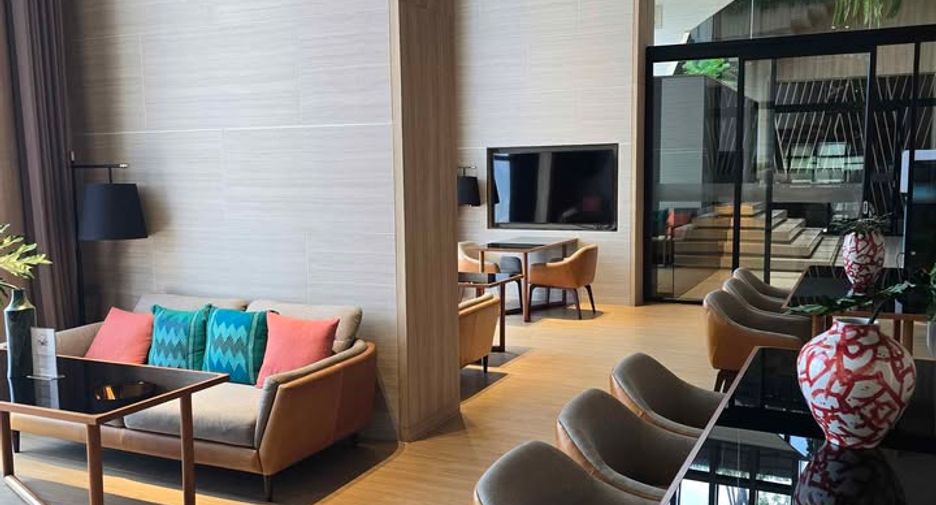 For sale 2 bedrooms condo in Khlong Toei, Bangkok
