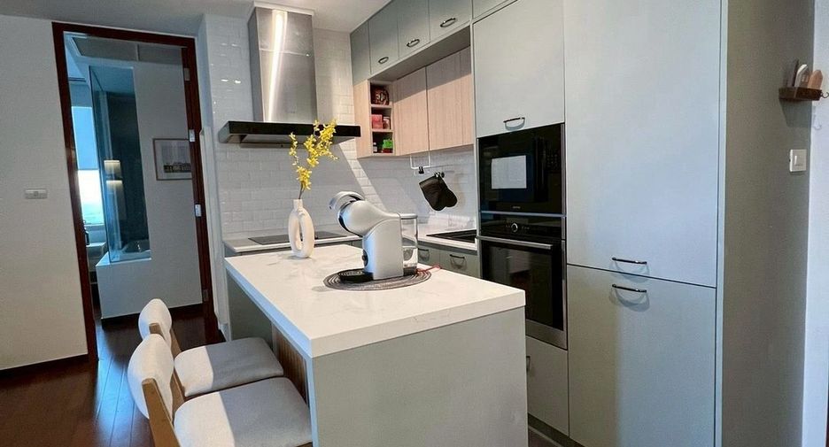 For rent 2 bedrooms condo in Khlong Toei, Bangkok