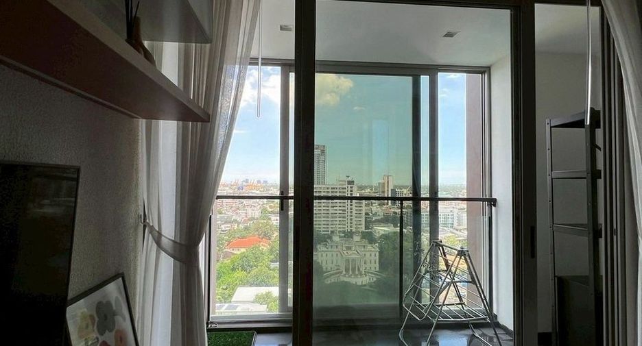 For rent 2 bedrooms condo in Khlong Toei, Bangkok