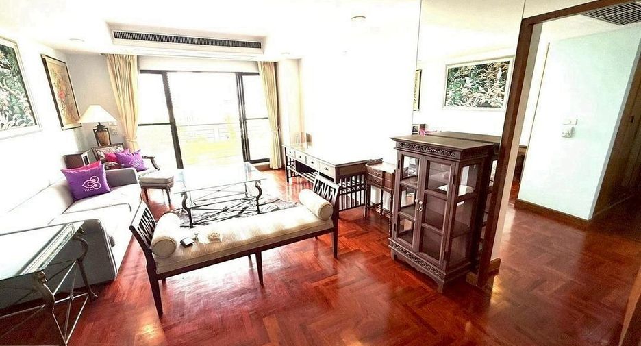 For rent 2 bedrooms condo in Yan Nawa, Bangkok