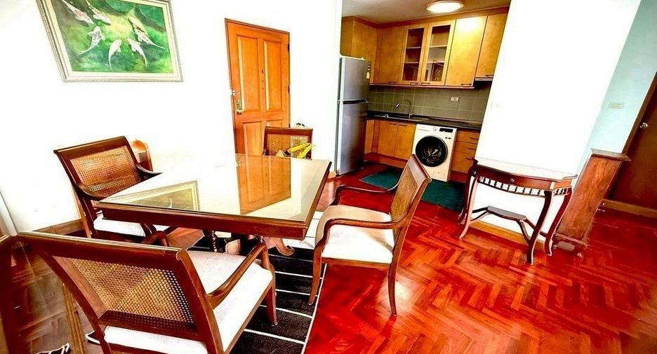 For rent 2 bedrooms condo in Yan Nawa, Bangkok