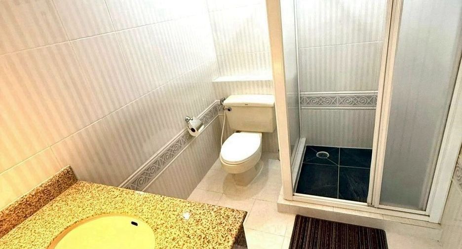 For rent 2 bedrooms condo in Yan Nawa, Bangkok