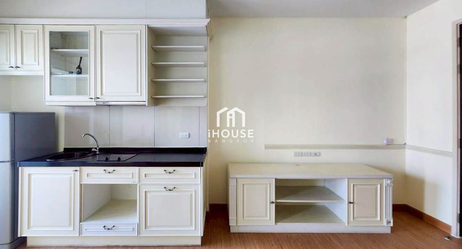 For rent 1 bed condo in Sathon, Bangkok