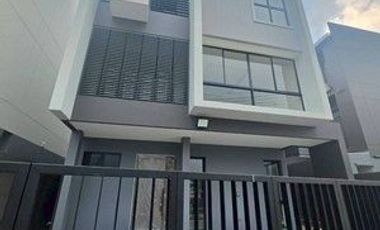 For sale 4 ベッドルーム house in Bang Kapi, Bangkok