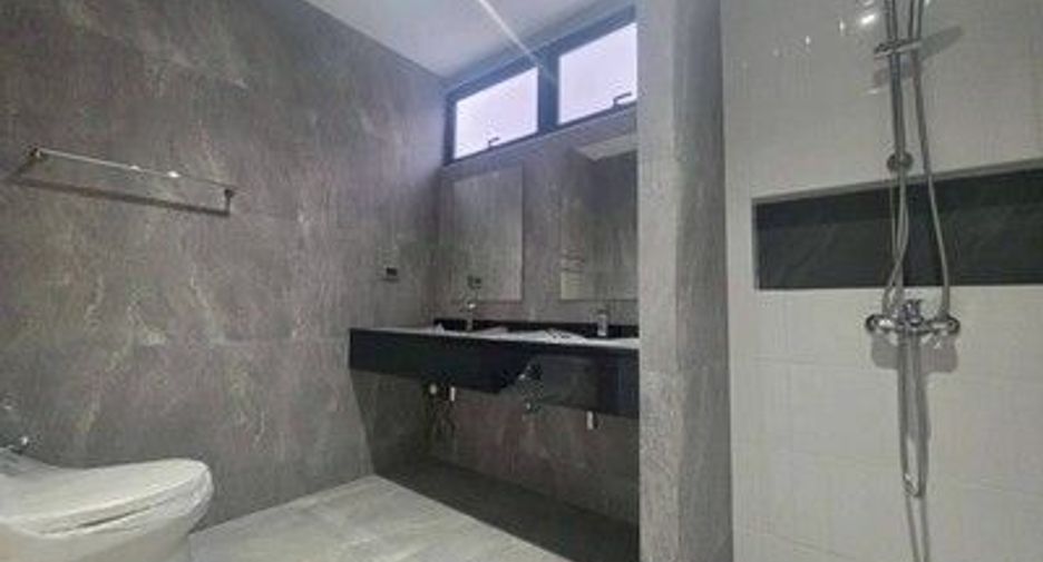 Casa en venta de 4 habitaciones en Bang Kapi, Bangkok