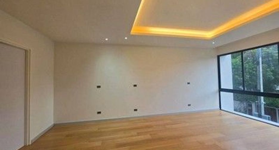 Casa en venta de 4 habitaciones en Bang Kapi, Bangkok