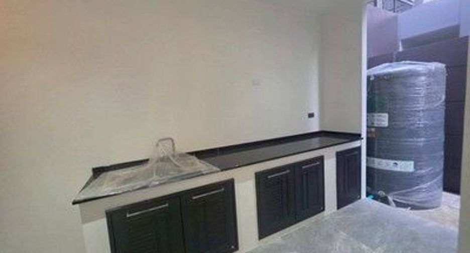 Casa en venta de 4 habitaciones en Bang Kapi, Bangkok