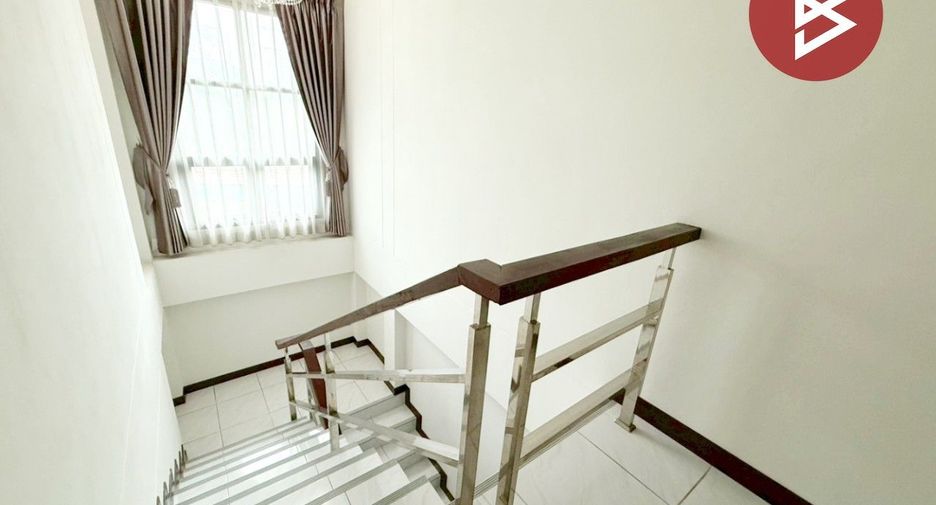 For sale 4 bedrooms house in Lat Lum Kaeo, Pathum Thani