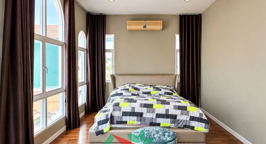 For sale 3 bedrooms house in Lat Phrao, Bangkok